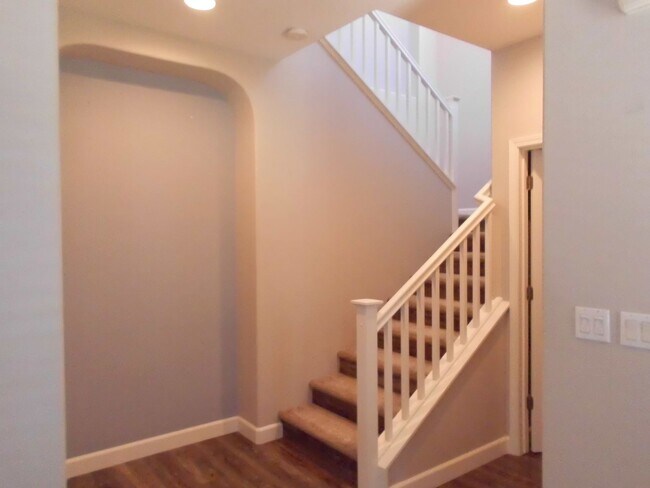 Building Photo - 207 Coulter Way