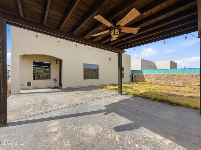 Building Photo - 12805 Kingsbury Ave