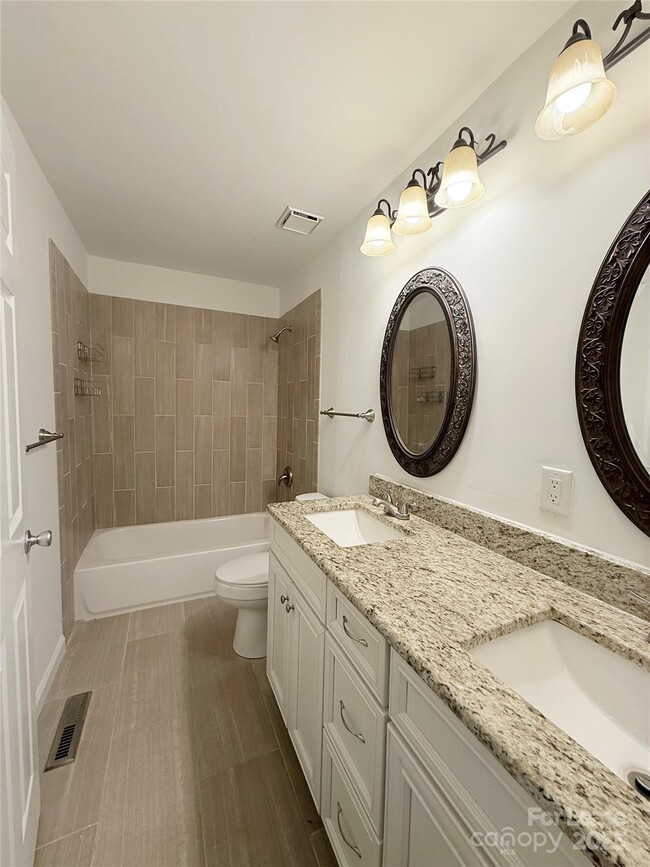 Building Photo - 120 Rustic Way Ln
