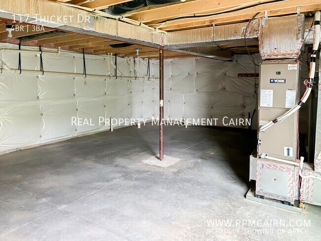 Building Photo - 117 Thicket Dr