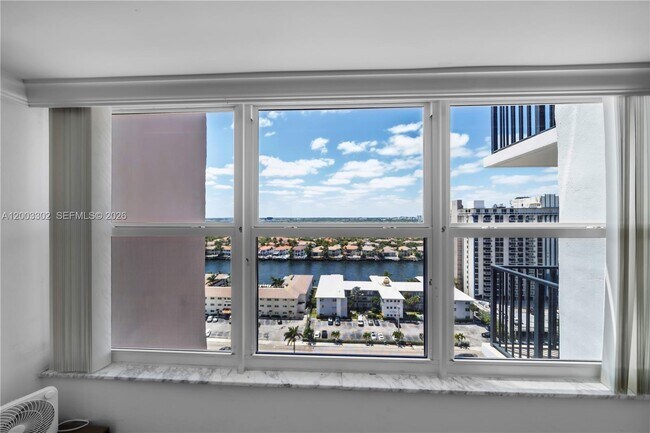 Building Photo - 2201 S Ocean Dr