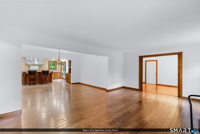 Building Photo - 190 E Rocks Rd