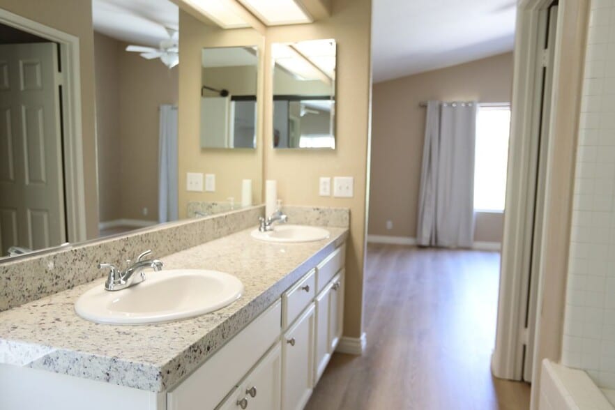 Building Photo - 30288 Mersey Ct