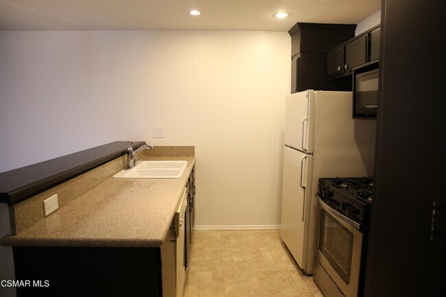 Building Photo - 8544 Independence Ave