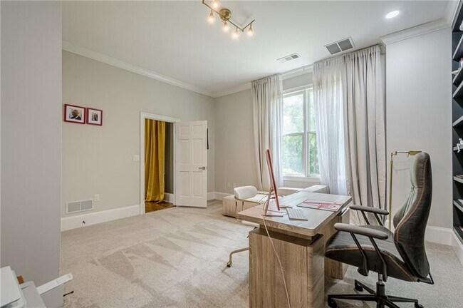 Building Photo - 700 S Brighton Ct