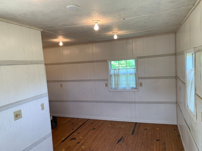 Building Photo - Unique Home and Land in Camp Hill