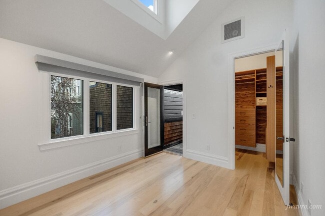 Building Photo - 19 Wilmot St