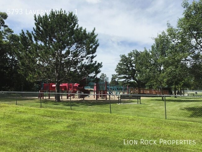 Building Photo - 5793 Laverne Cir N