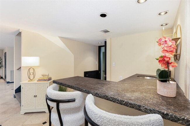 Building Photo - 18138 Bal Harbour Dr