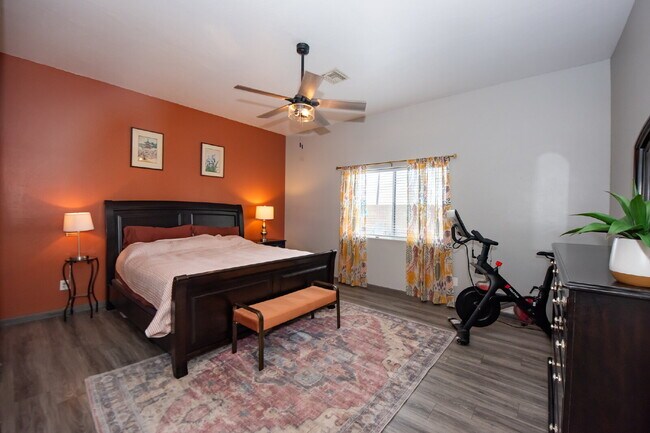 Building Photo - Spacious 3-Bedroom Oasis with Pool in Yuma...