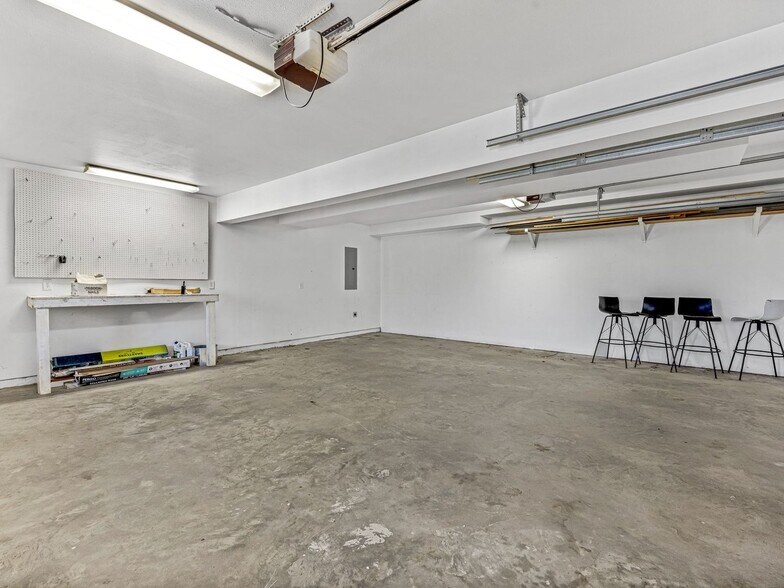 Building Photo - 180 Canaday Dr
