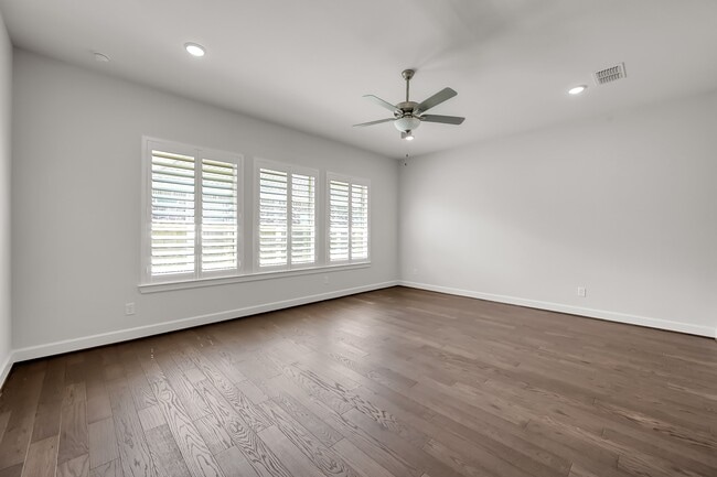 Building Photo - 32336 Noble Crk Dr