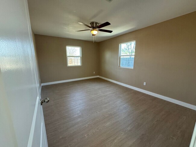 Building Photo - Completely remodeled home!