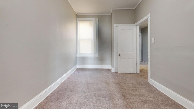 Building Photo - 5139 Ludlow St