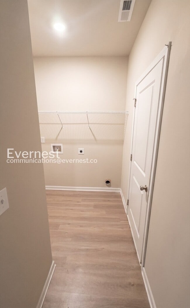 Building Photo - 4-Bed/2-Bath Home/Pet Friendly/Available Now!