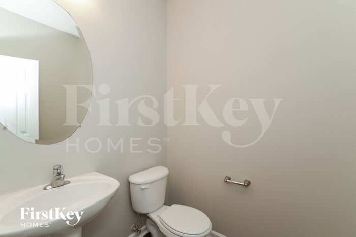Building Photo - 7466 Hilltop Way