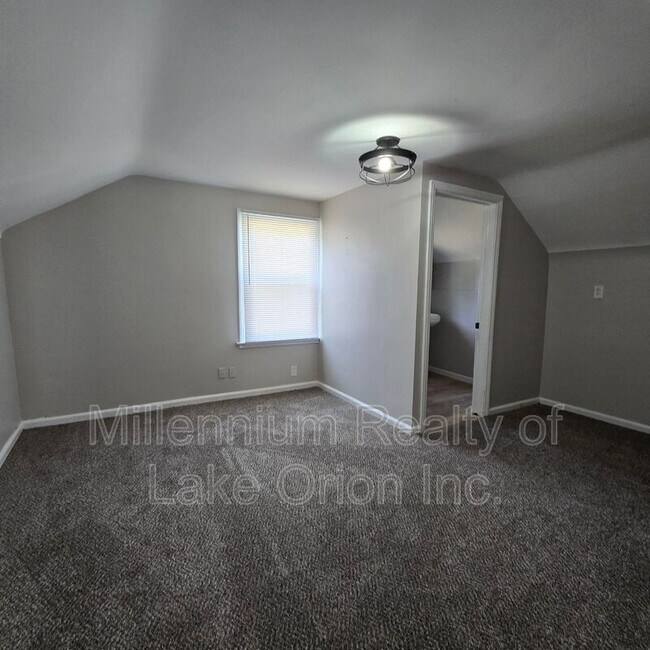 Building Photo - 614 E Tennyson Ave