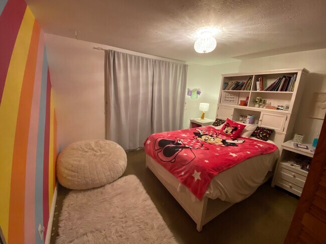 Building Photo - 3610 Scenic Dr