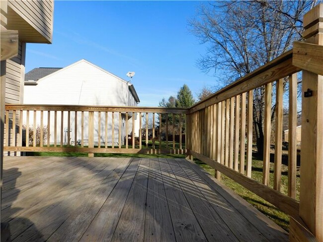 Building Photo - 6512 Oak Crest Dr