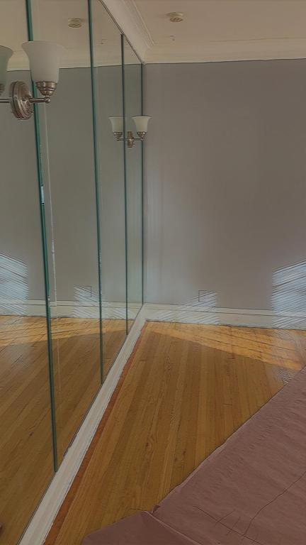 Building Photo - 7759 S Kingston Ave