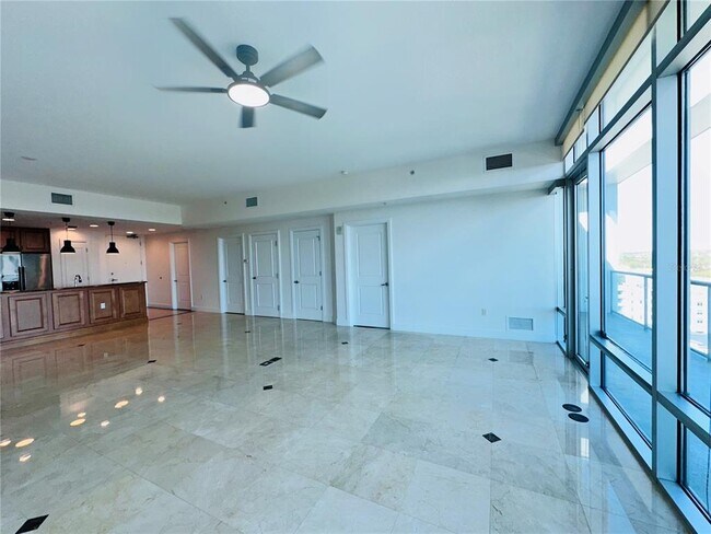 Building Photo - 101 S Eola Dr