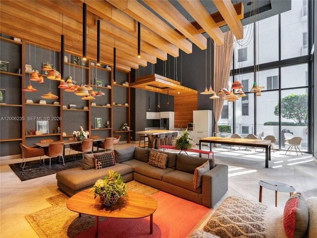 Building Photo - 1010 Brickell Ave