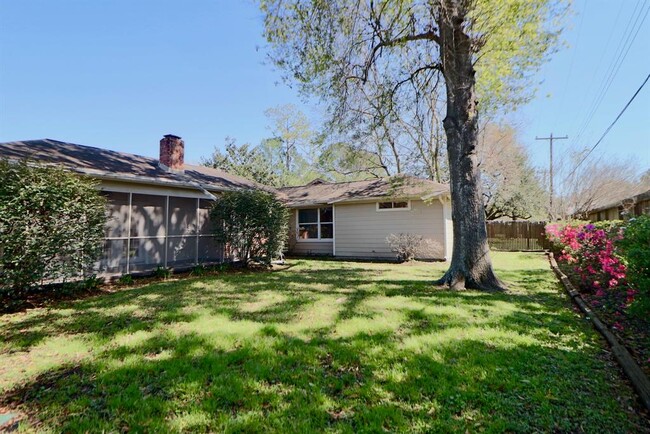 Building Photo - 5723 Cheltenham Dr