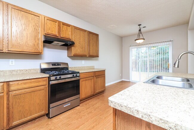 Building Photo - 123 Silver Arrow Cir