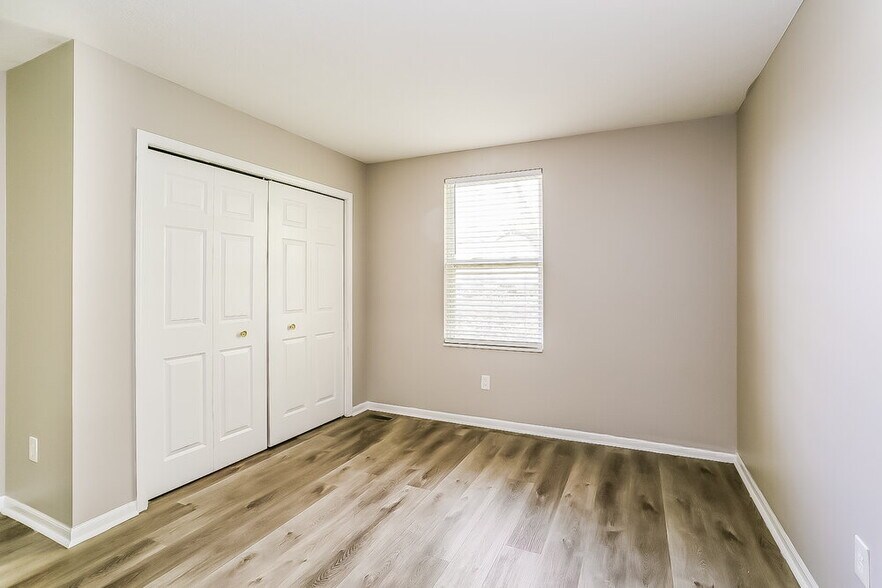 Building Photo - 6960 Shady Rock Ln