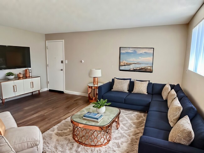 1x1 Staged - Prentice Place
