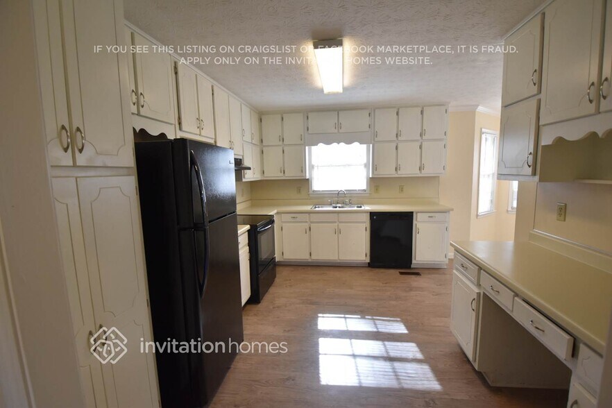 Building Photo - 265 Deep Step Rd