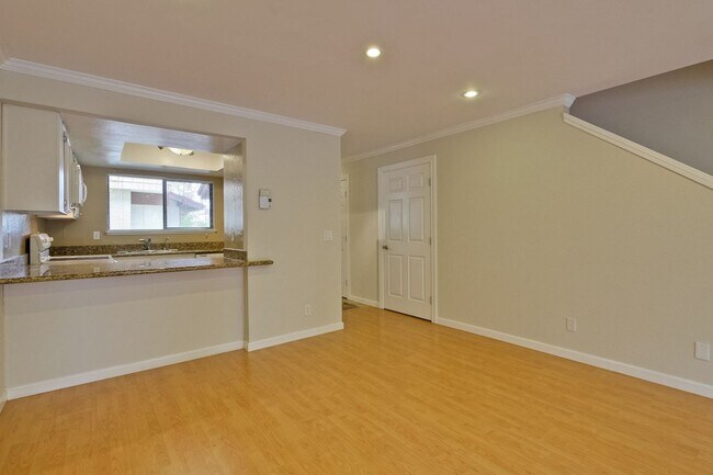 Building Photo - Popular Woodside Commons at Its Finest.