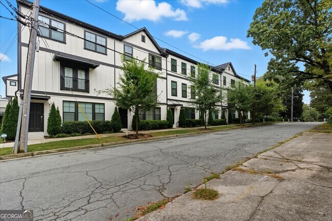 Building Photo - 2030 Main St NW