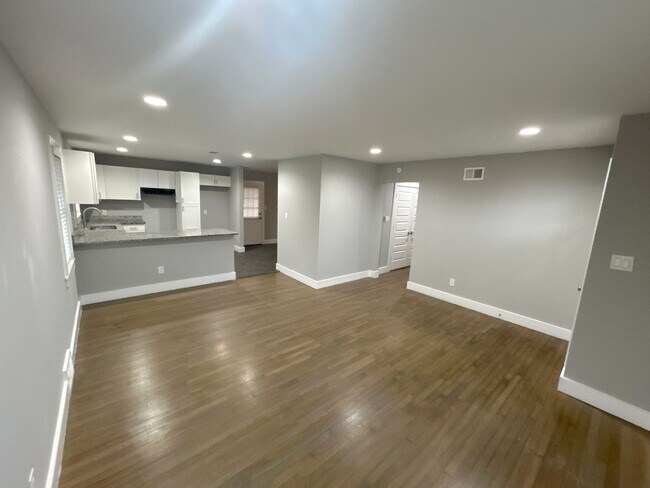 Building Photo - 1745 Lanier Ln