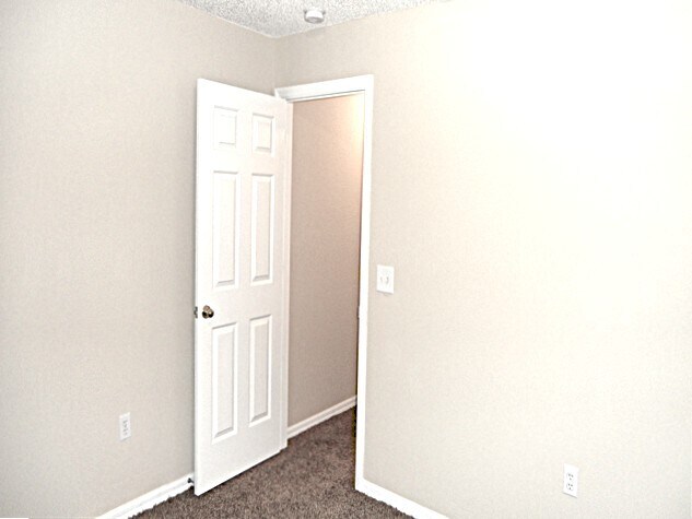 Building Photo - 555 Whiskey Creek Ct