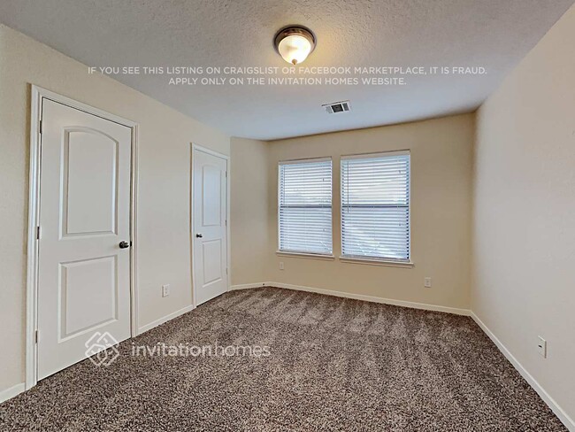 Building Photo - 18416 Sunrise Oaks Ct