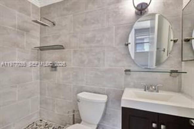 Building Photo - 615 NW 210th St