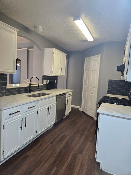 Building Photo - 5111 Welbeck Ct