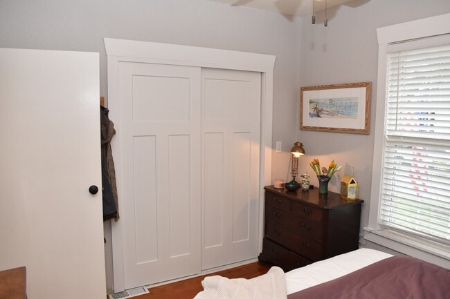 Building Photo - Coming soon - Charming North End Craftsman Near Proctor District!