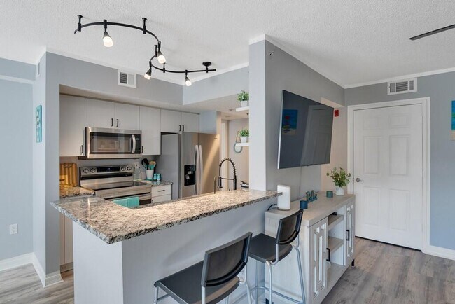 Building Photo - 1670 N 42ND Cir