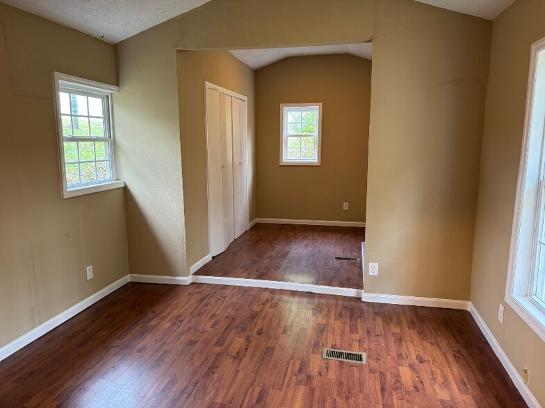 Building Photo - 3504 Fly Rd