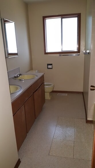 Main bathroom - 9514 SW Capitol Hwy