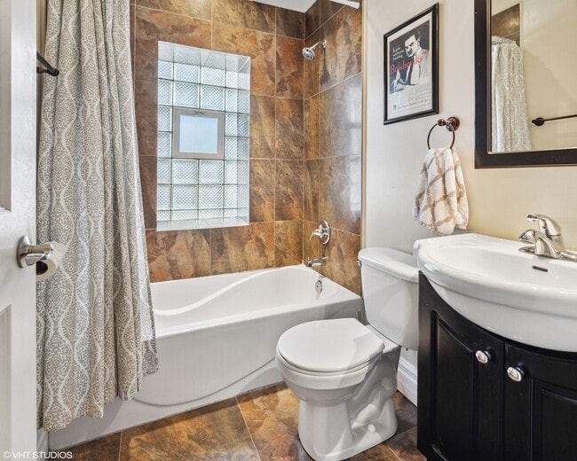 Building Photo - 6301 N Richmond St