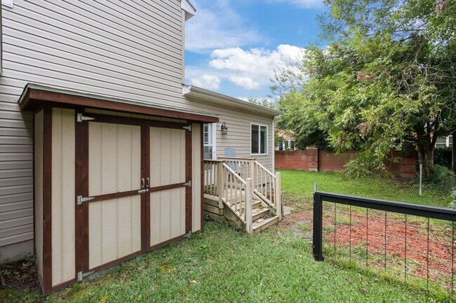 Building Photo - Beautifully Updated 4-Bedroom Home in Norf...