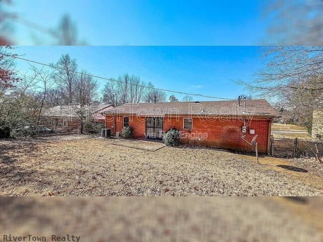 Building Photo - 2644 Courtney Dr