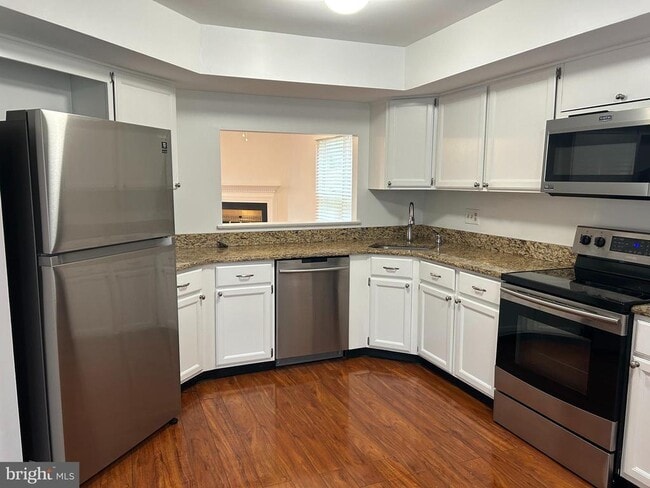 Building Photo - 1307 N Glen Dr