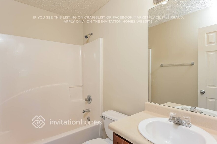Building Photo - 559 Michael Cir