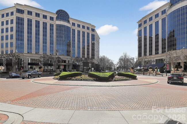 Building Photo - 4620 Piedmont Row Dr