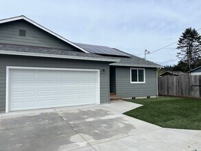Building Photo - 2023 Lime Ave