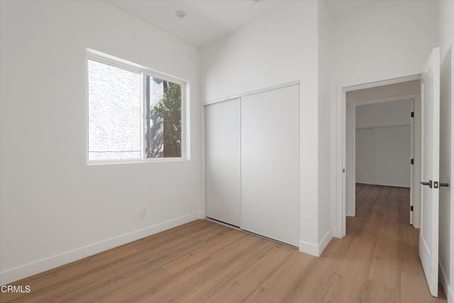 Building Photo - 10558 Encino Ave
